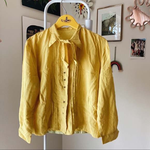 Vintage Tops - vintage 1950s yellow blouse